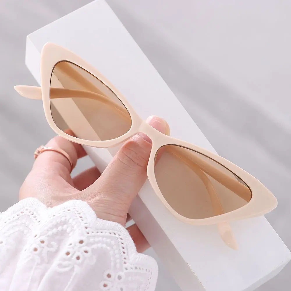New Vintage Cat Eye Sunglasses Women Sexy Retro Small Frame Sun Glasses 2025 Brand Female Shades Outdoor Eyewear UV400 Oculos