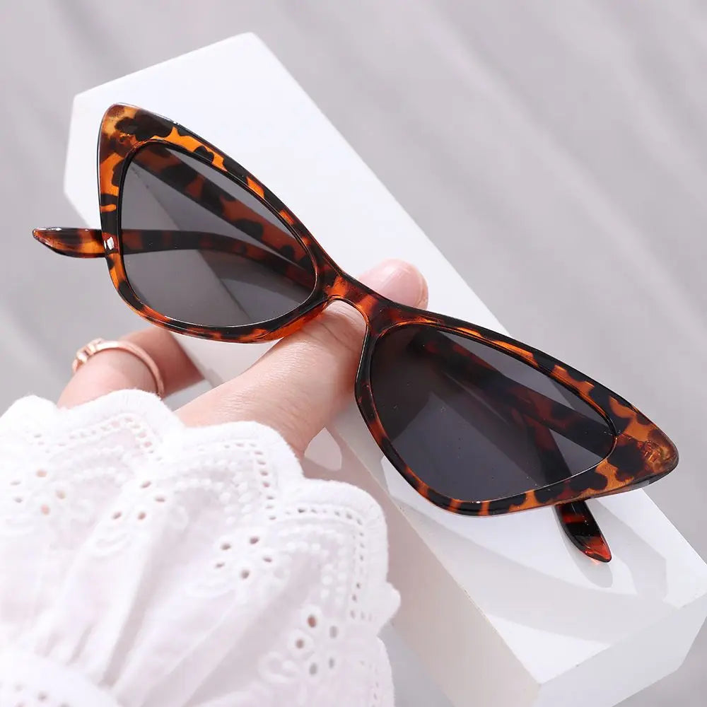 New Vintage Cat Eye Sunglasses Women Sexy Retro Small Frame Sun Glasses 2025 Brand Female Shades Outdoor Eyewear UV400 Oculos