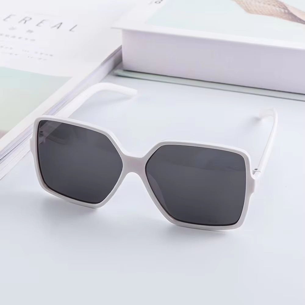 Oversized Square Sunglasses for Women and Men UV Protection Eyeglasses Retro Big Frame Sun Glasses Fashion Shades